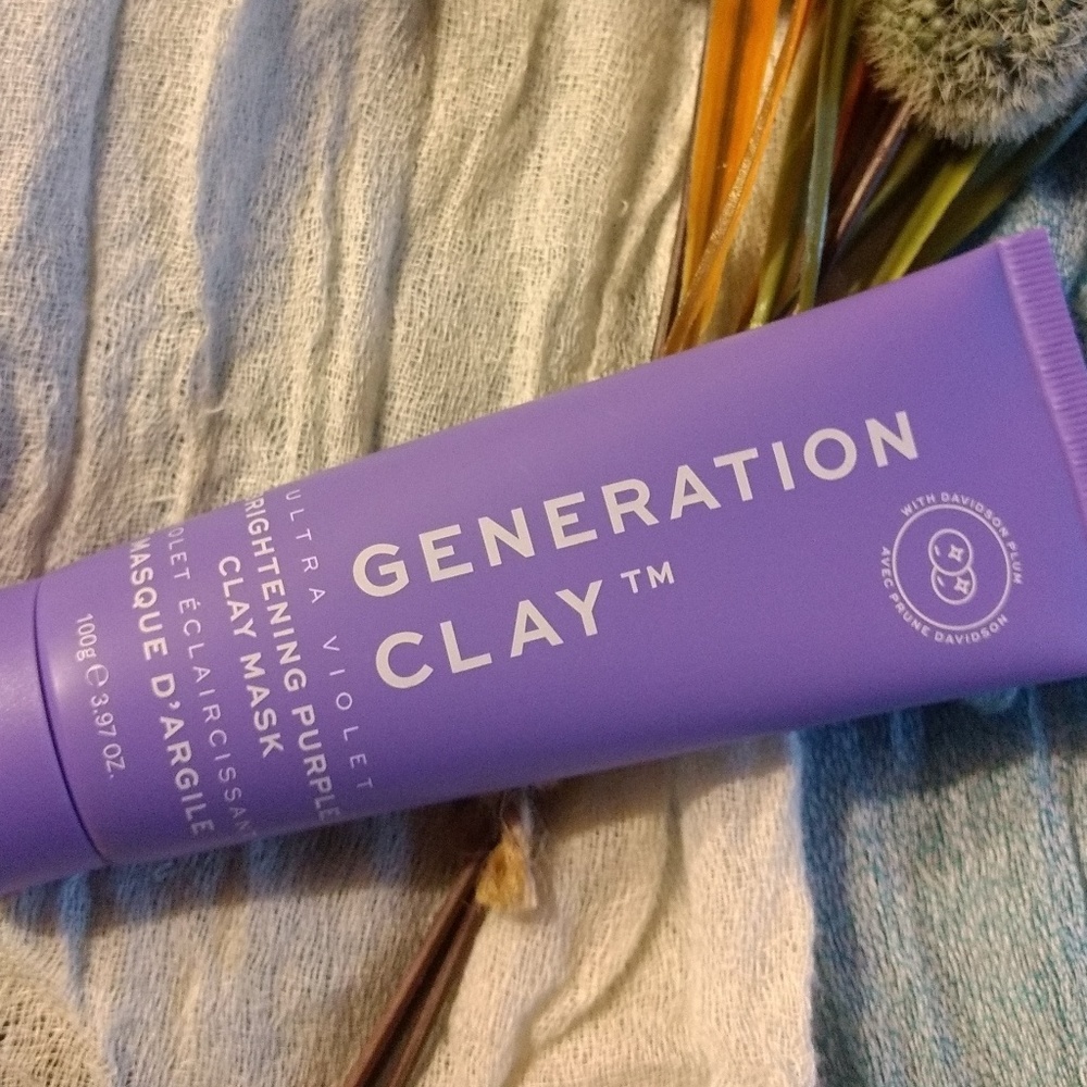 Clay facial mask